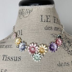 Pastel Dasies Necklace